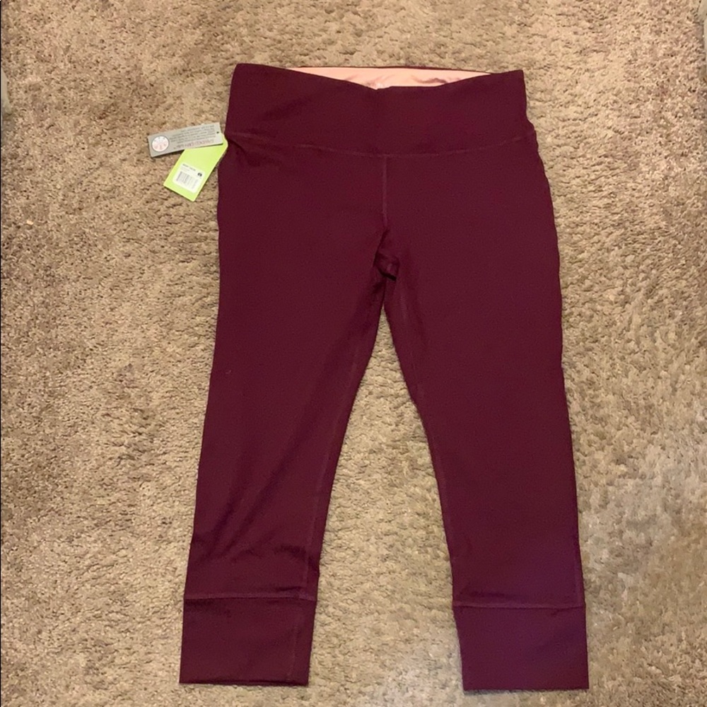 NWT - Marika cropped workout pants